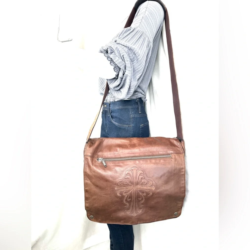 Wilsons Leather M Julian Brown Leather Large Messenger Bag Laptop Briefcase